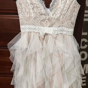 Elegant Lace women’s dress